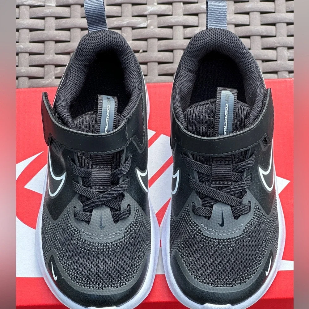 NEW Nike Little Kid Unisex Cosmic Runner Casual Everyday Sneaker Toddler 10C